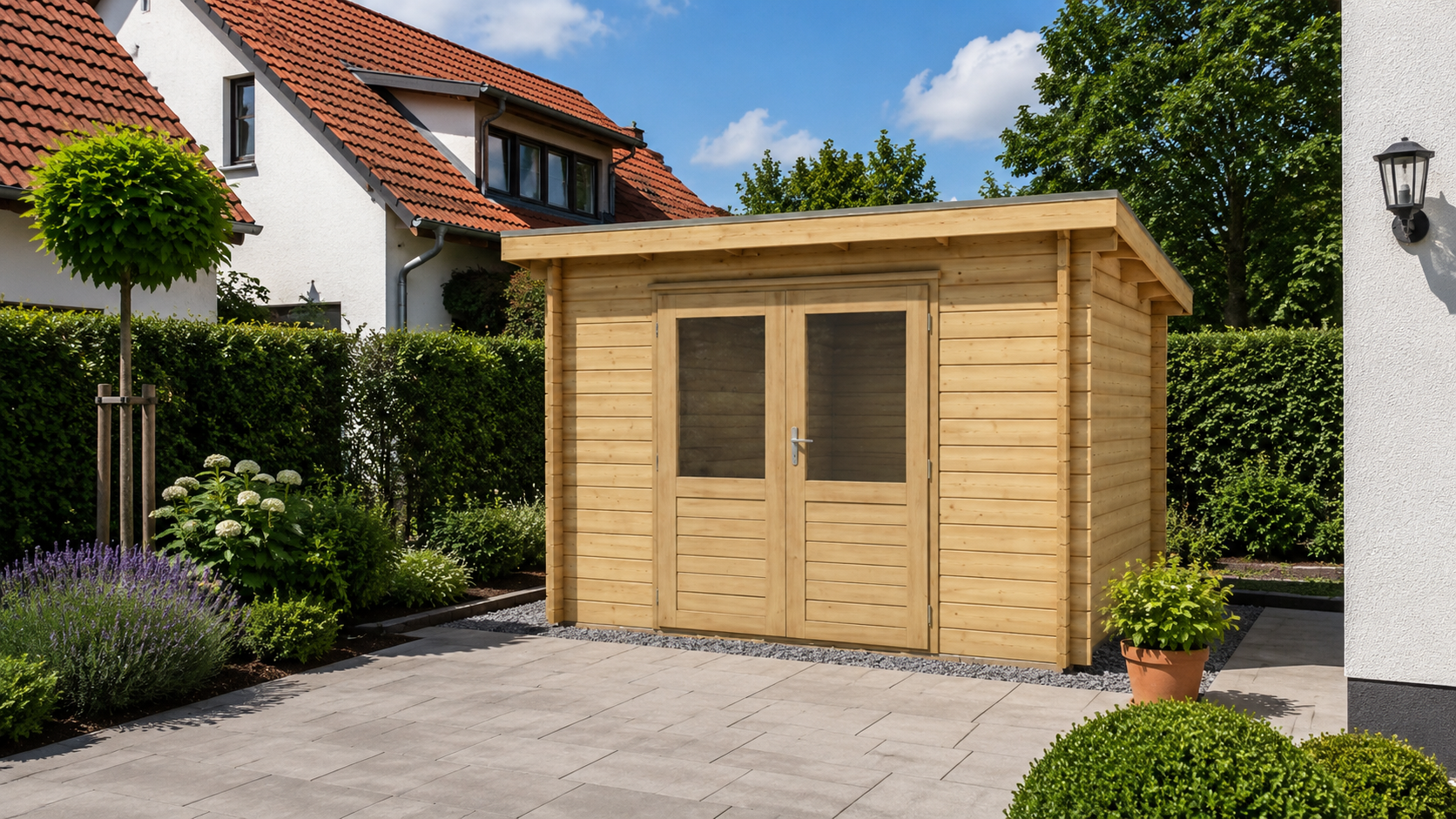 Lugarde Blockbohlenhaus Magnolie 300 x 200 cm in kompakter Ausführung in der Frontansicht für mehr Ordnung im Garten