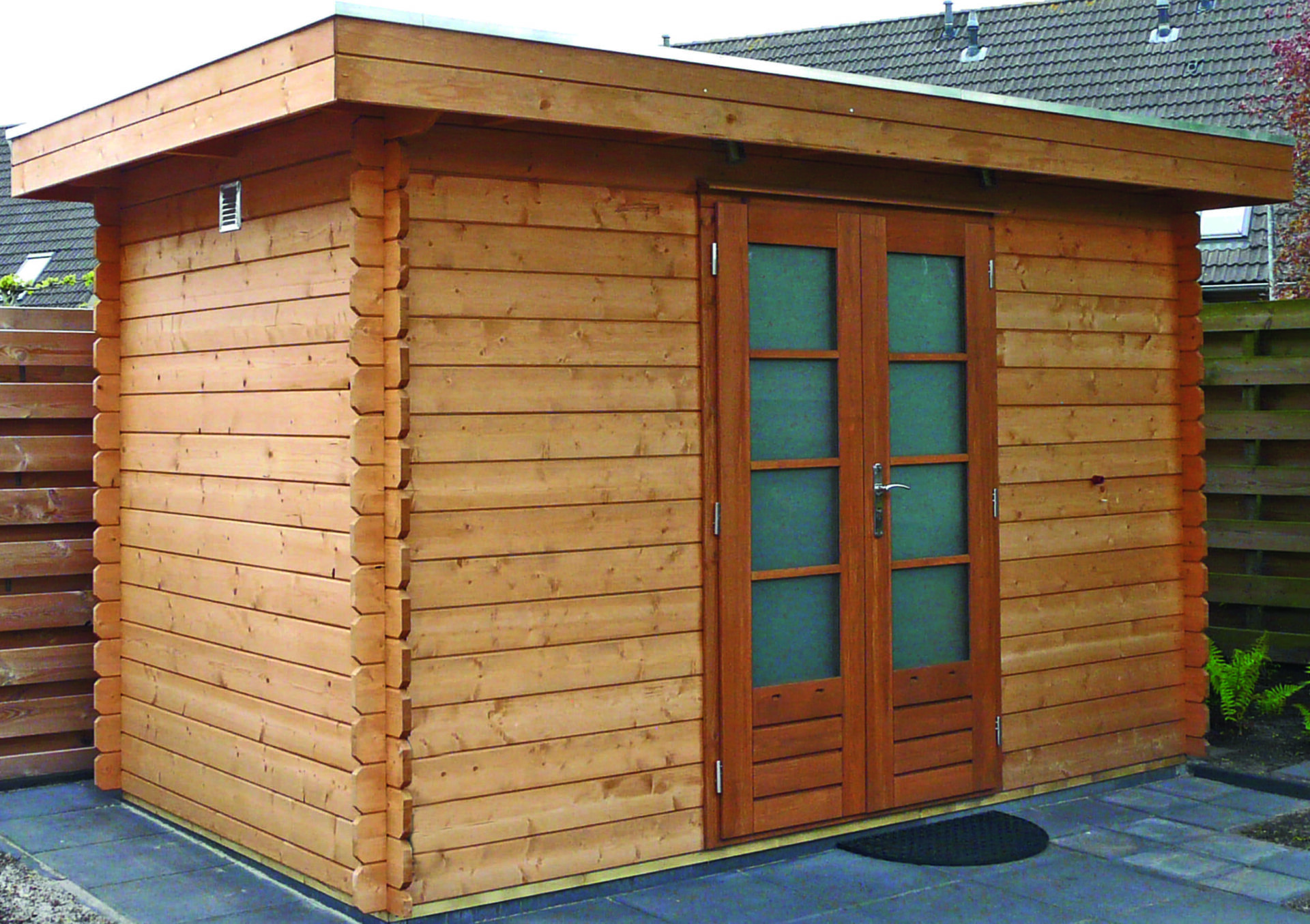 Premium Blockbohlenhaus, starke Wandstärke, formstabile Türen/Fenster, lange Haltbarkeit, Maßbau, ideal für jeden Garten.