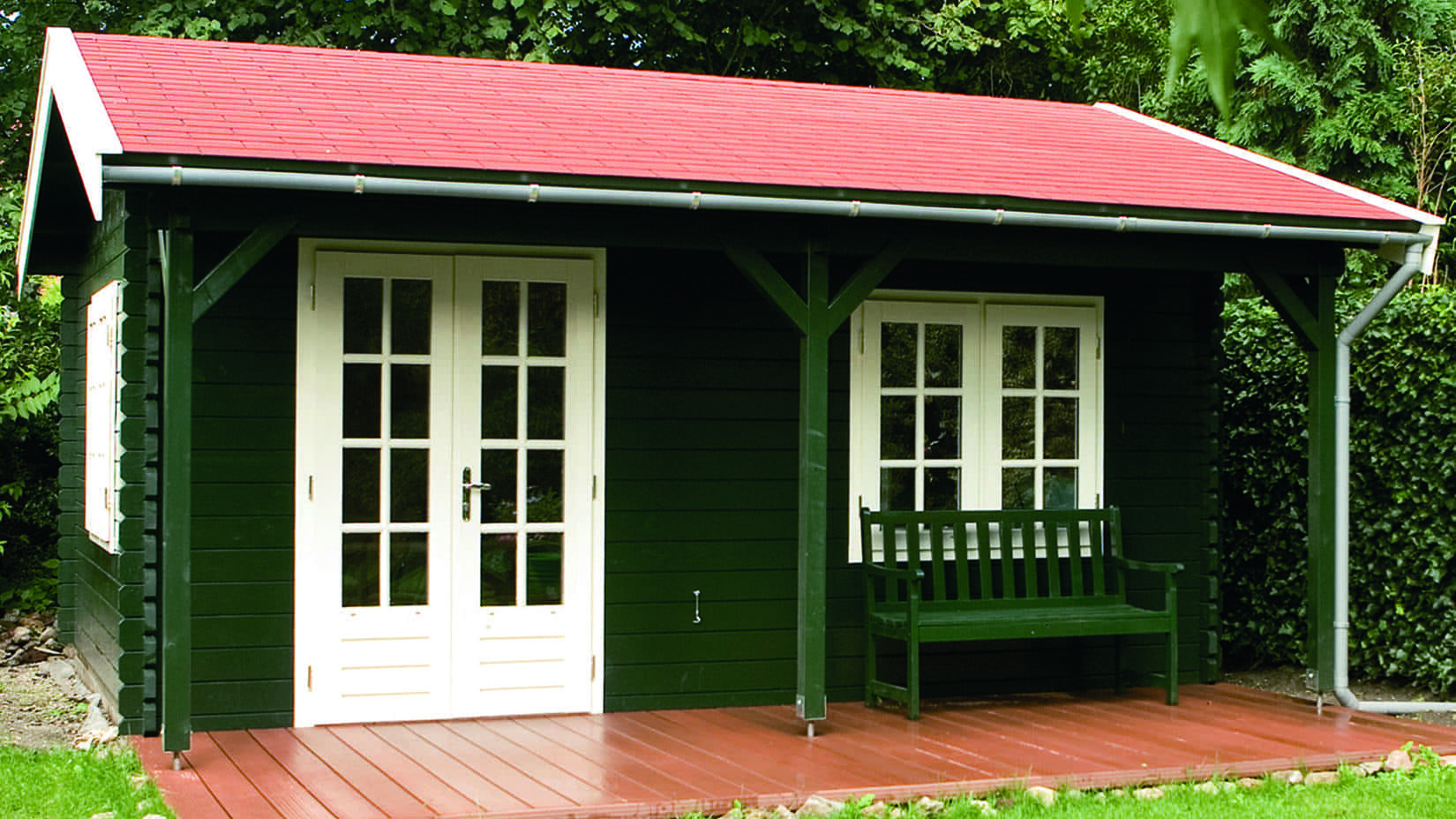 Modernes Garten-Wohnzimmer von Lugarde, große Fenster, endbehandelt, Maßanfertigung, familiäre Loungezone, hochwertig.